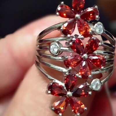 Ινδικό χειροποίητο ασημένιο 925 δαχτυλίδι με Μοργκανίτη και λευκά ζαφείρια