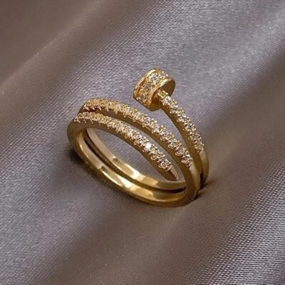 Χρυσό δαχτυλίδι τύπου Cartier