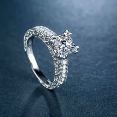 Καταπληκτικό επάργυρο δαχτυλίδι.