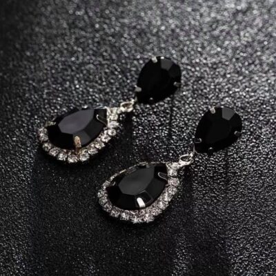 Λαμπερά Σκουλαρίκια κατασκευασμένα Από ατσάλι.