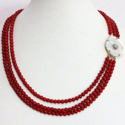 Ένα καταπληκτικό κολιέ τριών σειρών από 100% φυσικά κατακόκκινα κοράλλια