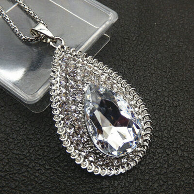 Το καλοκαιρινό “δάκρυ” της Betsey