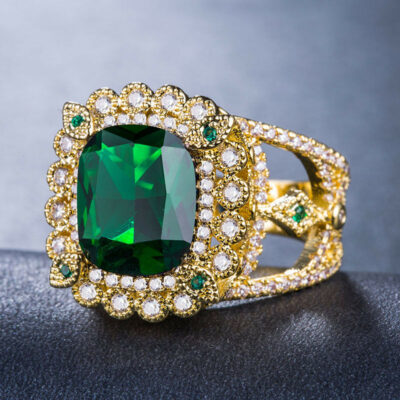 Δαχτυλίδι με πράσινο σμαράγδι σε κοπή Radiant