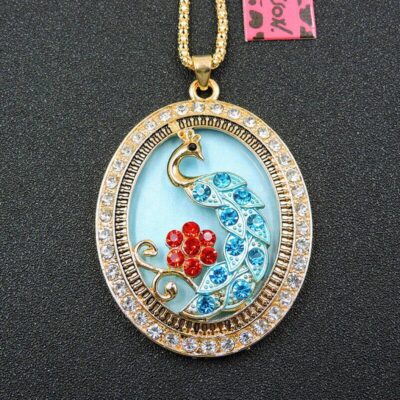 Το τυχερό παγόνι, κατασκευασμένο από ασήμι και χαλκό!