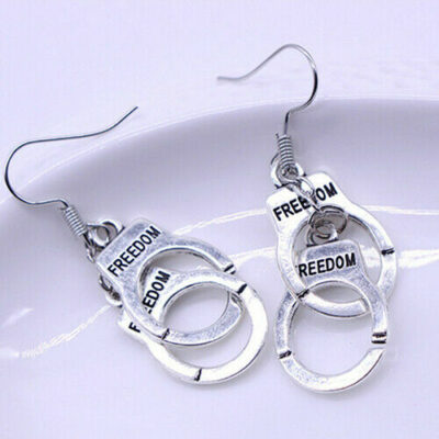 ​Νεανικά και άκρως ιδιαίτερα σκουλαρίκια