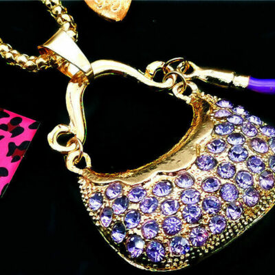 Μενταγιόν με μοτίφ μία γυναικεία τσάντα