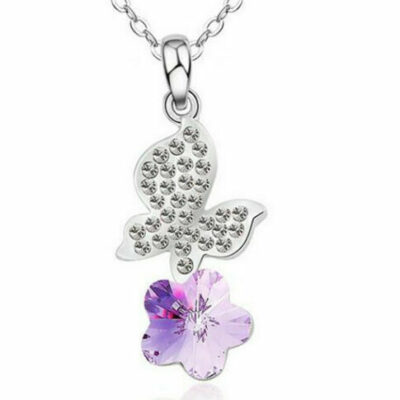 Μενταγιόν με μοτίφ μια πεταλούδα