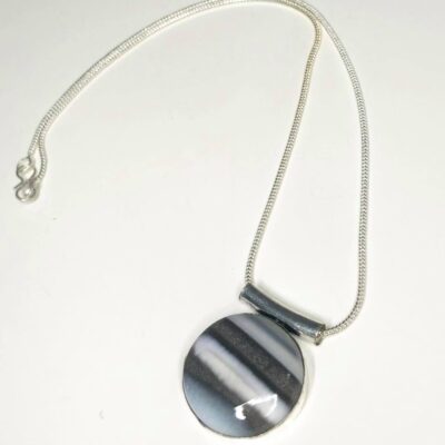 Ασημένιο 925 χειροποίητο μενταγιόν διακοσμημένο με Botswana Lace Agate!