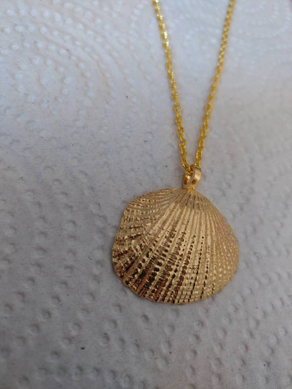 gold-sea-shell