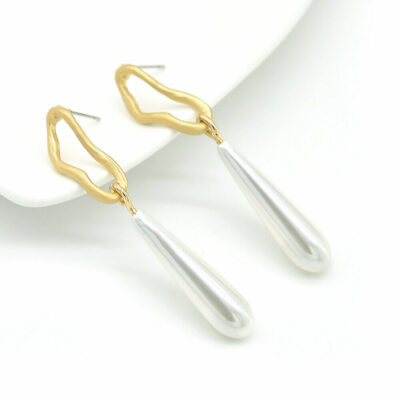 ​Ιδιαίτερα μοντέρνα σκουλαρίκια