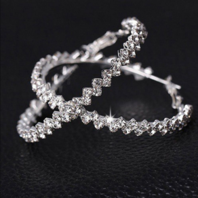 ​Λαμπερά σκουλαρίκια