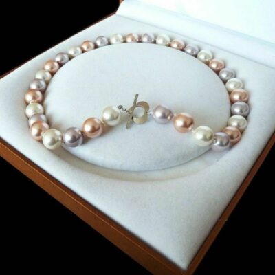 Πέρλες μεγαλύτερες σε χρώμα λευκό