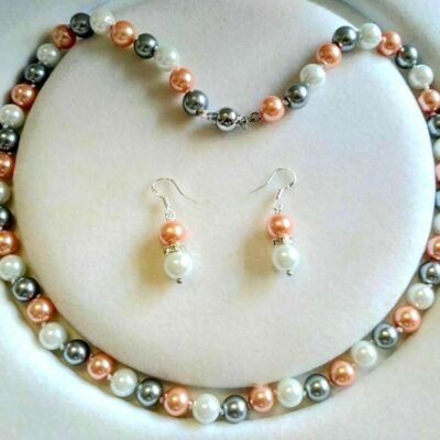 Άκρως θηλυκό σετ κολιέ σκουλαρίκια