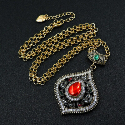 Συμβολικό κόσμημα βασισμένο στη βυζαντινή καλλιτεχνία