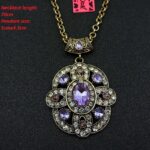 Vintage αισθητική σε βυζαντινά και αρχαϊκά σχέδια