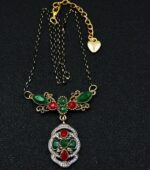 Vintage αισθητική σε βυζαντινά και αρχαϊκά σχέδια