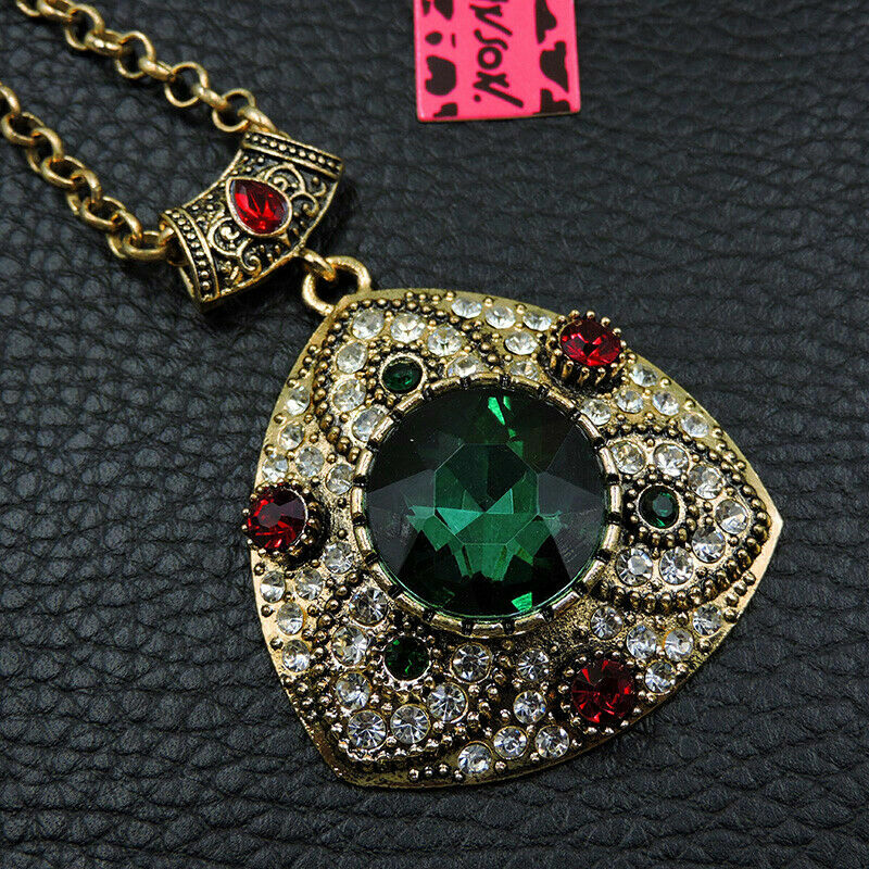 Χειροποίητο κολιέ με vintage αισθητική Χειροποίητο κολιέ με vintage αισθητική