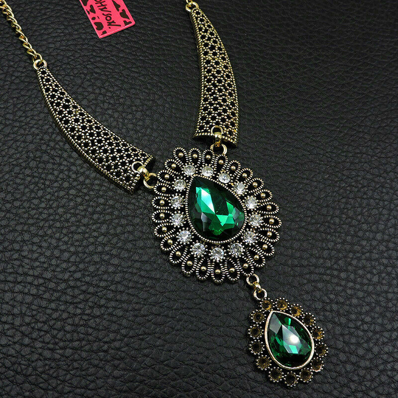 Κομψό χειροποίητο κολιέ Κομψό χειροποίητο κολιέ