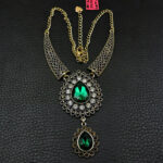 Κομψό χειροποίητο κολιέ