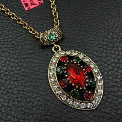 ​Vintage αισθητική σε βυζαντινά και αρχαϊκά σχέδια