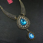 Μενταγιόν εμπνευσμένο από βυζαντινό μοτίφ