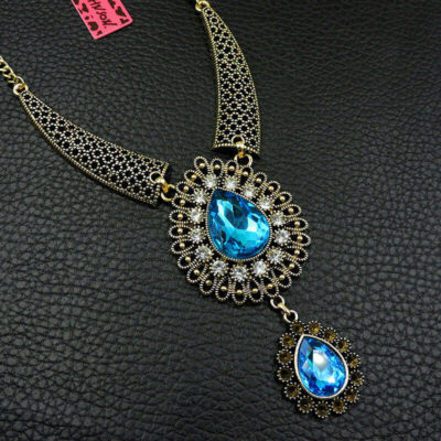 Μενταγιόν εμπνευσμένο από βυζαντινό μοτίφ