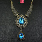 Μενταγιόν εμπνευσμένο από βυζαντινό μοτίφ