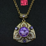 ​Vintage αισθητική σε βυζαντινά και αρχαϊκά σχέδια