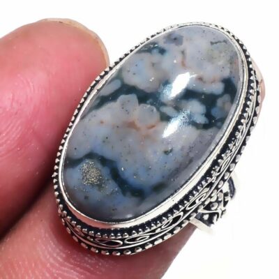 Δαχτυλίδι κατασκευασμένο από μασίφ ασήμι 925 και διακοσμημένο με ημιπολύτιμο ρυόλιθο