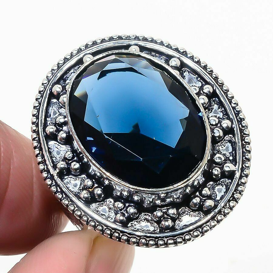 Aσήμι 925 διακοσμημένο με πολύτιμο μπλε ζαφείρι Μαδαγασκάρης Aσήμι 925 διακοσμημένο με πολύτιμο μπλε ζαφείρι Μαδαγασκάρης