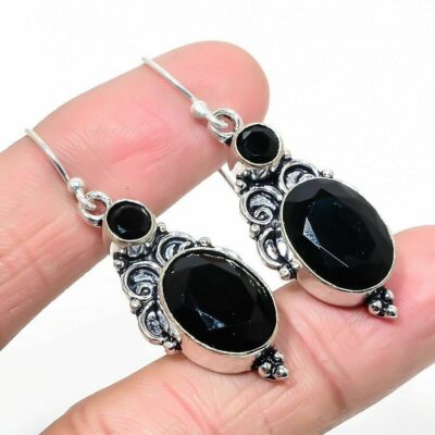 Ασήμι 925 και διακοσμημένα με πολύτιμους λίθους​ μαύρου όνυχα Βραζιλίας