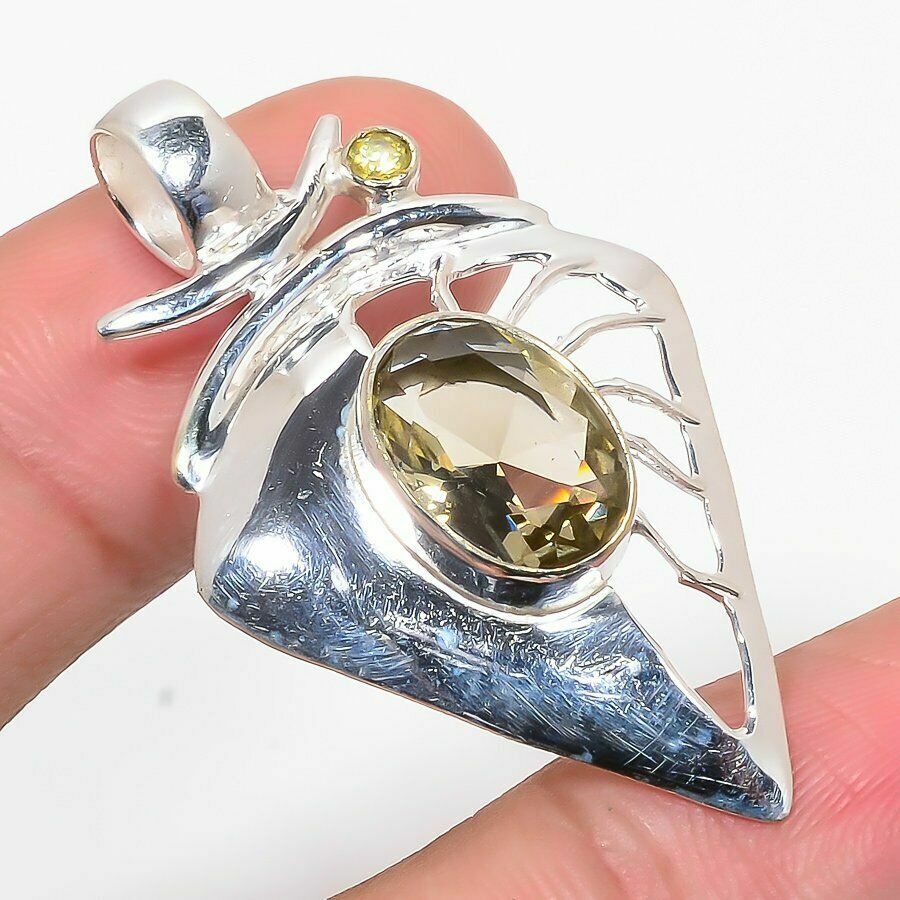 Ασήμι 925 διακοσμημένο με πολύτιμο ορυκτό λίθο καπνιά χαλαζία Ασήμι 925 διακοσμημένο με πολύτιμο ορυκτό λίθο καπνιά χαλαζία