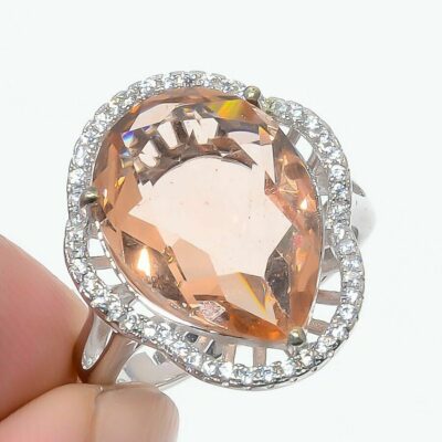 Ασήμι 925 διακοσμημένο με έναν ακαταμάχητης ομορφιάς Μοργκανίτη