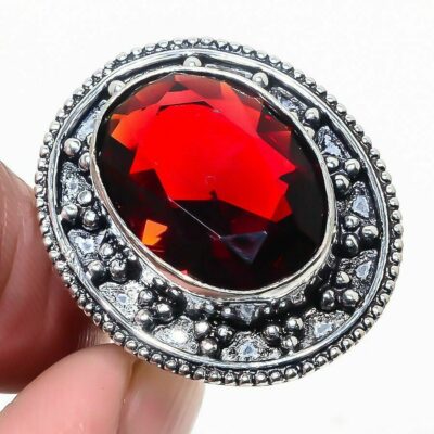 Ασήμι 925 και διακοσμημένο με κατακόκκινο λυχνίτη Μοζαμβίκης