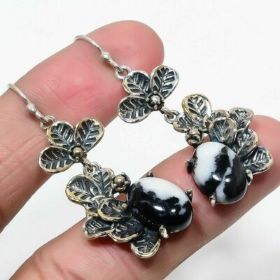 Ασήμι 925 διακοσμημένα με πολύτιμους ορυκτούς λίθους αφρικανικής ζέβρας.