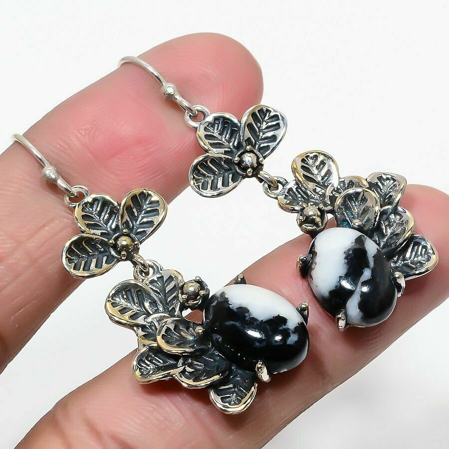 Ασήμι 925 διακοσμημένα με πολύτιμους ορυκτούς λίθους αφρικανικής ζέβρας. Ασήμι 925 διακοσμημένα με πολύτιμους ορυκτούς λίθους αφρικανικής ζέβρας.