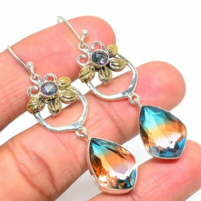 Χειροποίητα ινδικά σκουλαρίκια, κατασκευασμένα από ασήμι 925 με πέτρα πολύχρωμης τουρμαλίνης.