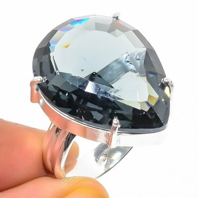 Δαχτυλίδι από ασήμι 925 με μαύρο Σπινέλλιο.